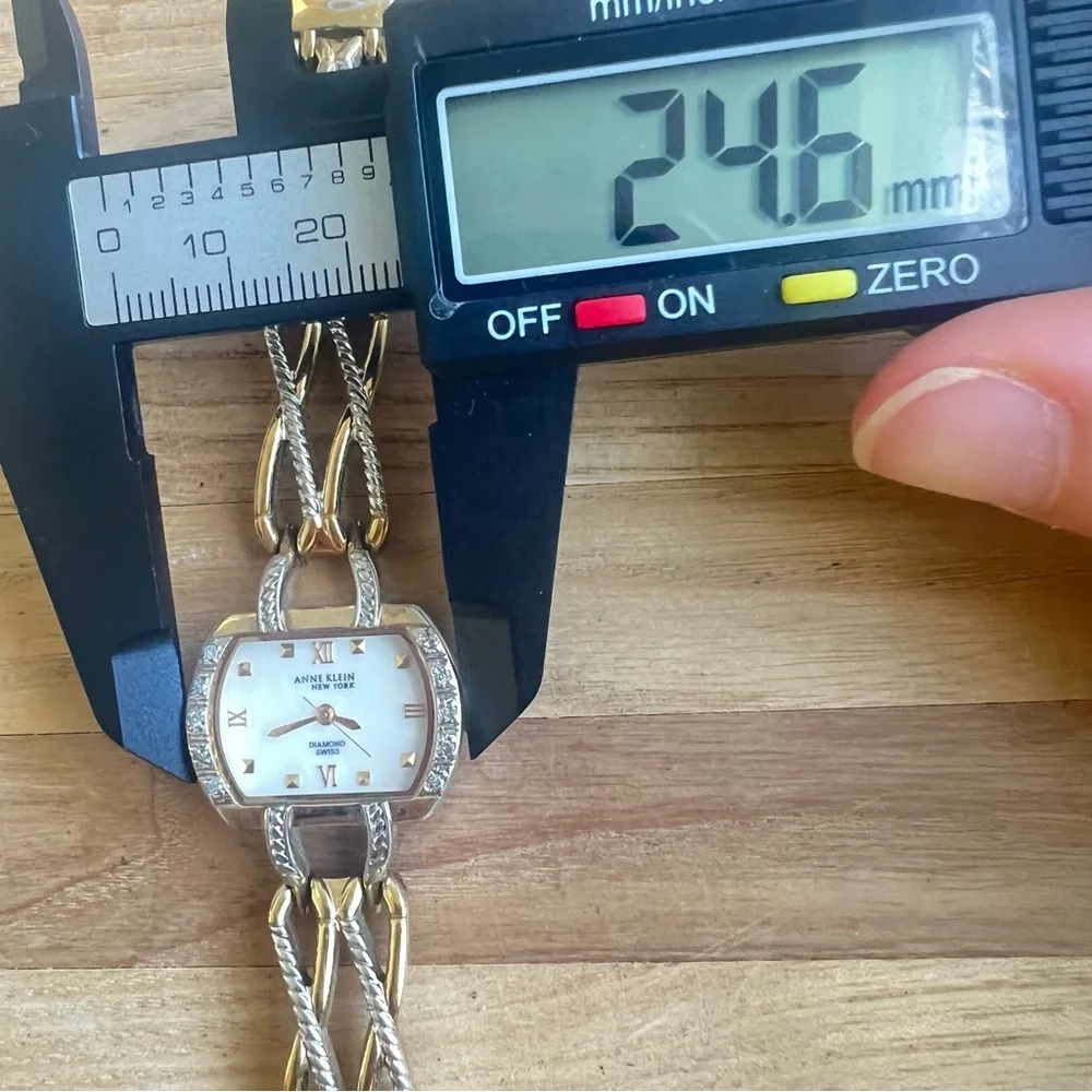Anne Klein New York ladies diamond Swiss dress watch NEW BATTERY